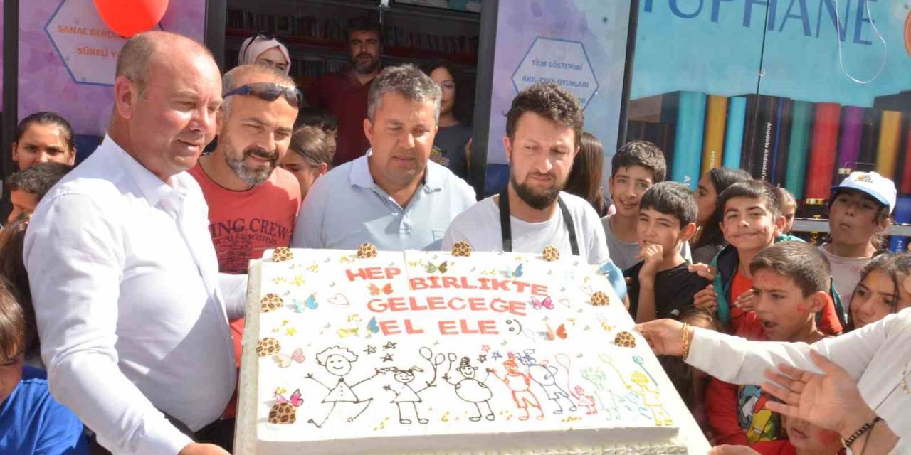 Doğum Gününü Kutlayamayan Depremzede Çocuklar İçin Sürpriz Parti