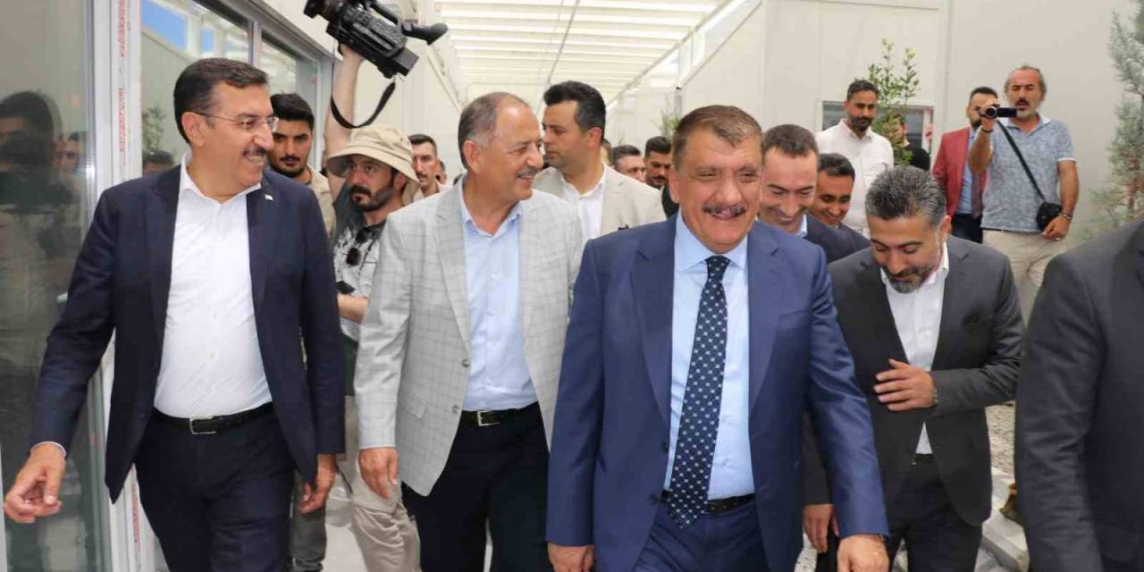 Bakan Özhaseki Malatya’da İncelemelerde Bulundu