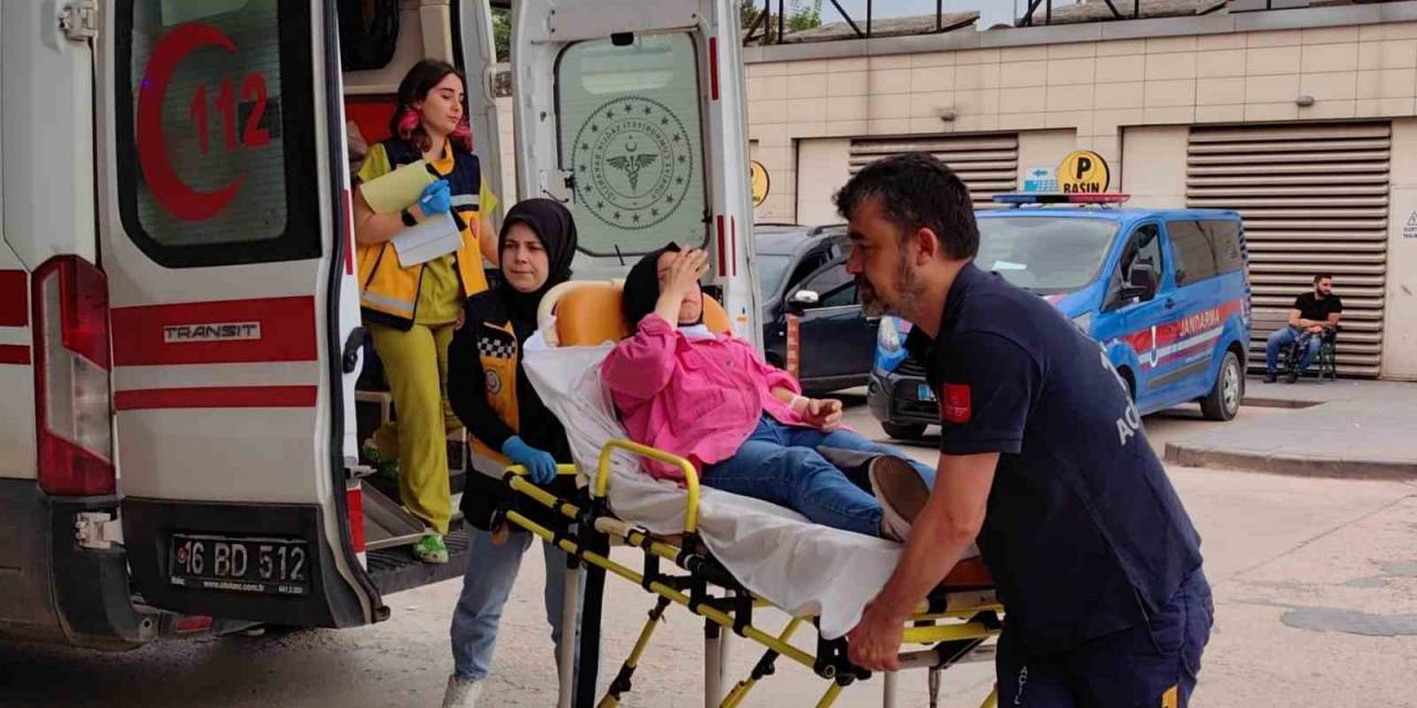 Eşini Bıçaklayan Şahıs, Kızının Karne Töreninde Yakalandı