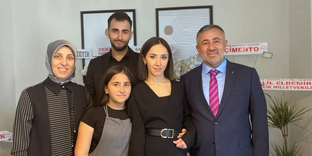 Siyasileri Bir Araya Getiren Açılış
