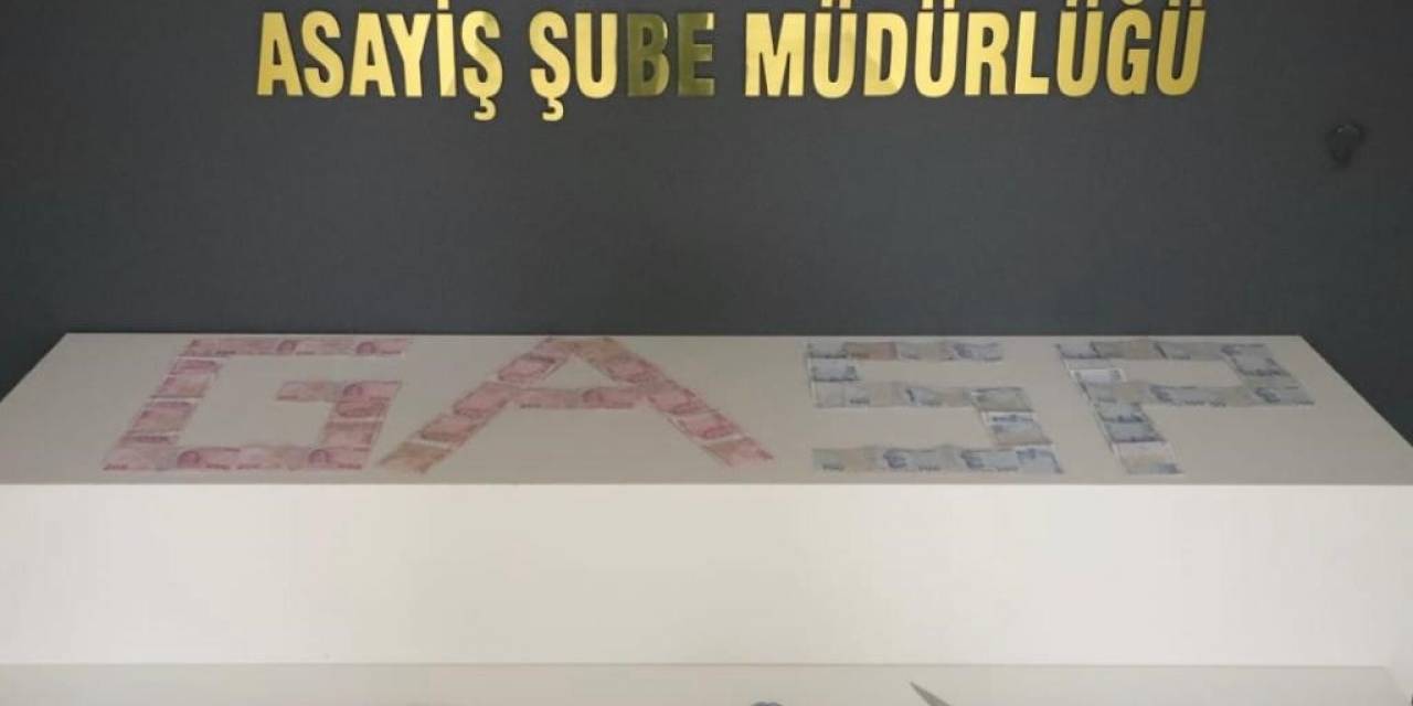 Sürücüyü Aracından İndirip Bıçak Zoruyla Gasp Eden 3 Kişi Tutuklandı
