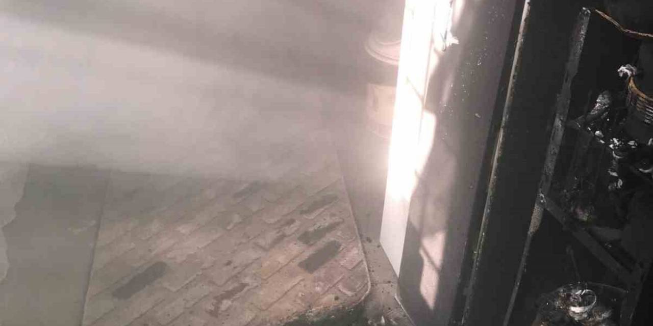 Evde Kombi Patladı, Yangın Çıktı