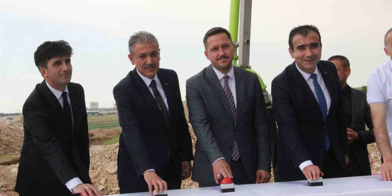 Karaman’da Türkiye’nin İlk Elma Borsası’nın Temeli Atıldı