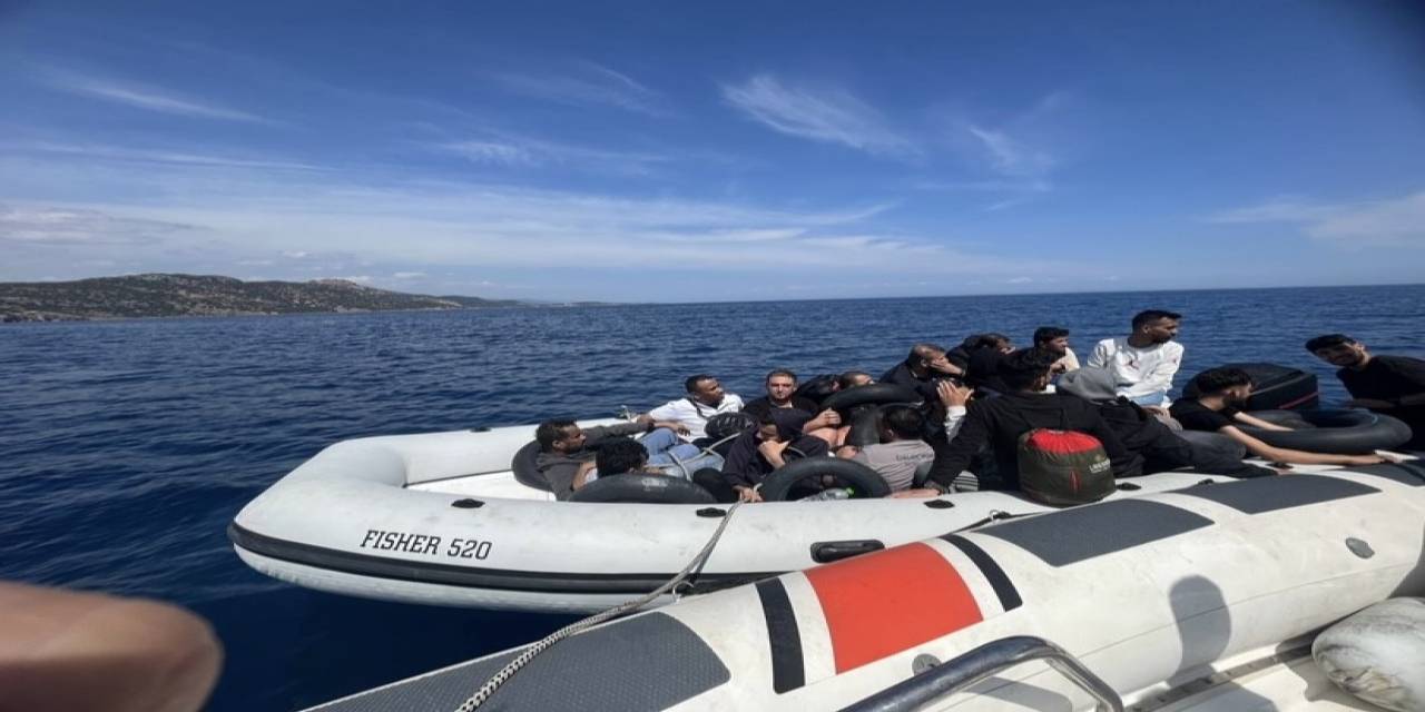 Ayvacık Açıklarında 18 Kaçak Göçmen Yakalandı
