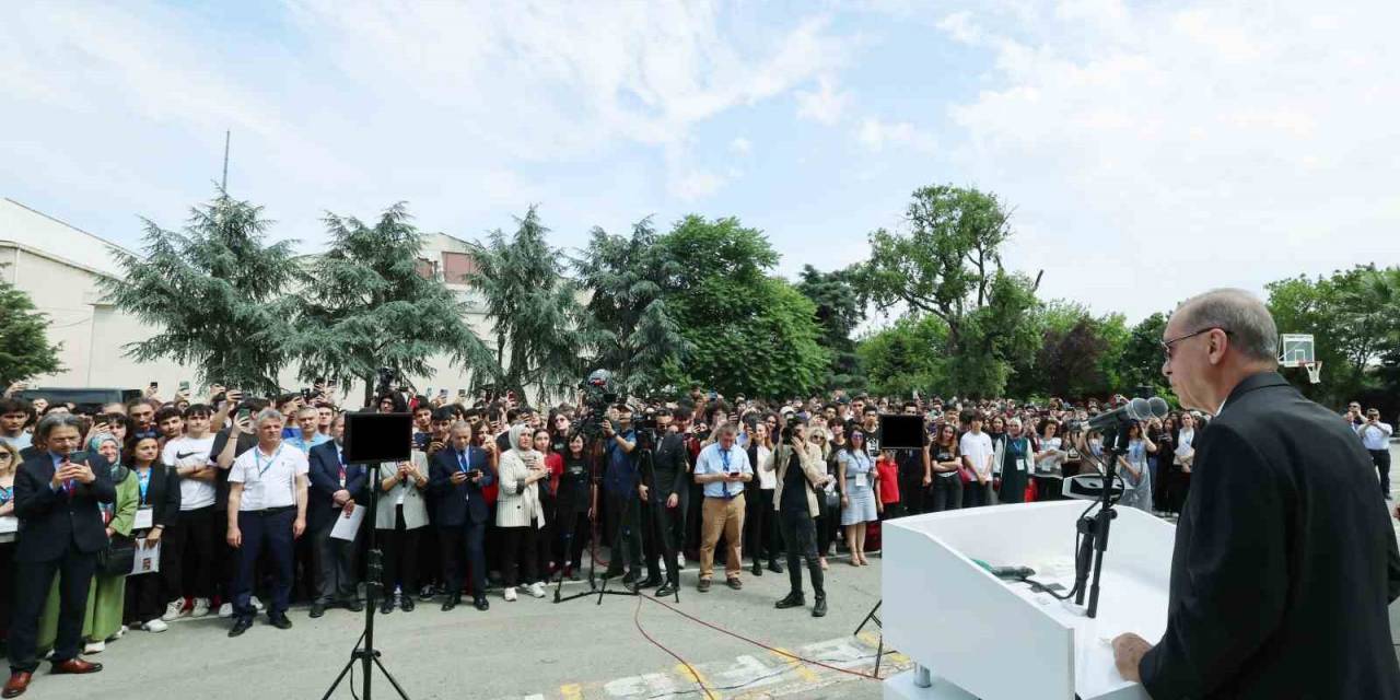 Cumhurbaşkanı Erdoğan, Haydarpaşa Lisesi’nde Karne Törenine Katıldı