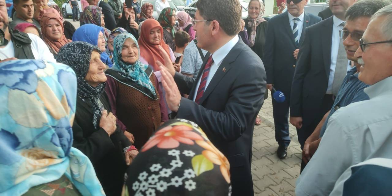 Bakan Tunç: "ak Parti Sivil Bir Anayasanın Öncülüğünü Yapmak İstiyor"