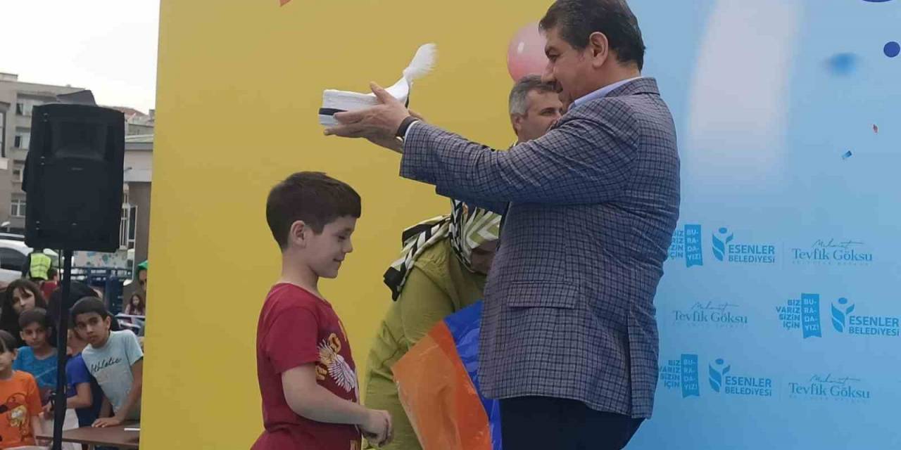 Esenler’de Bin Çocukla "geleneksel Sünnet Şöleni" Etkinliği Düzenlendi
