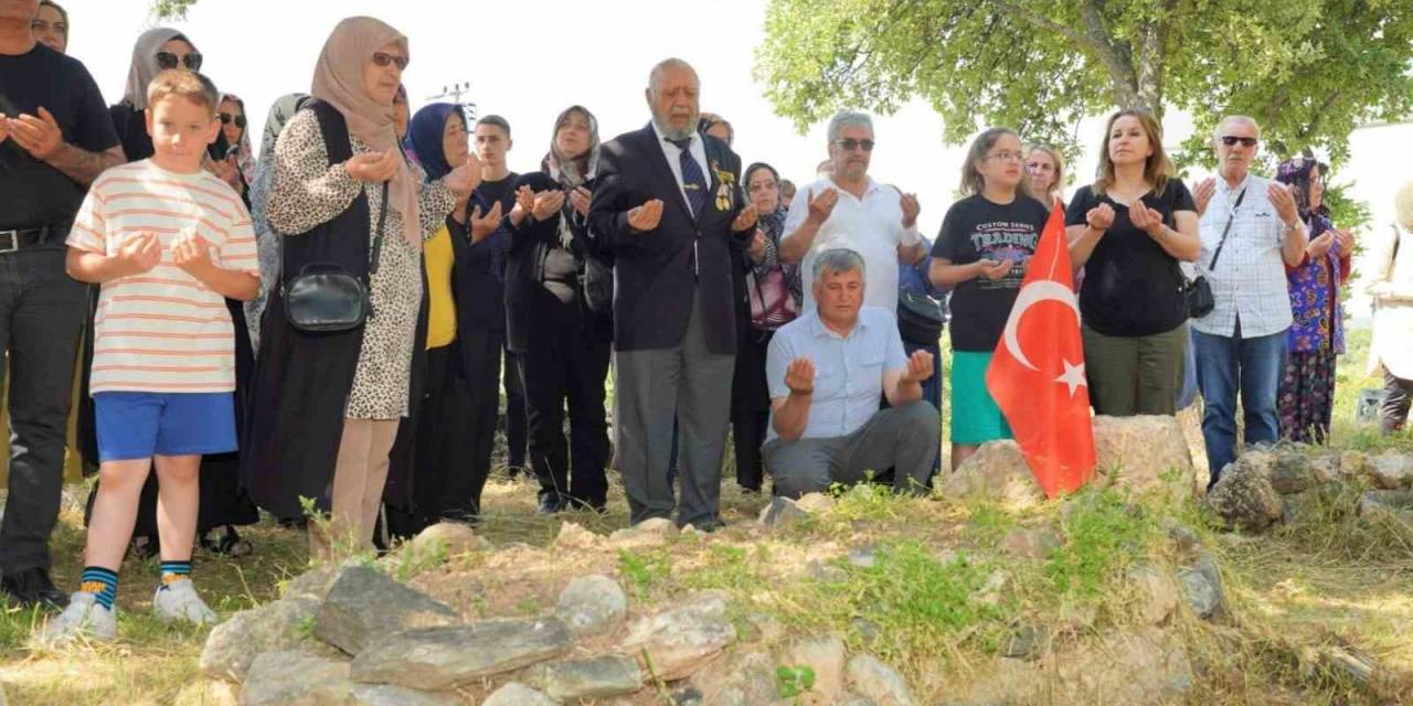 Yüzlerce Kilometre Yol Gelip, Yakılarak Katledilen 83 Şehidi Unutmadılar