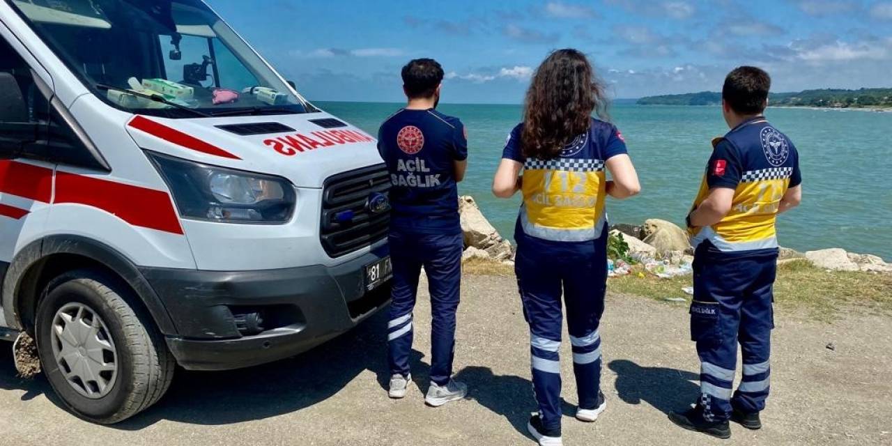 Akçakoca Sahillerinde Sağlıkçıların ‘hayat Nöbeti’ Başladı