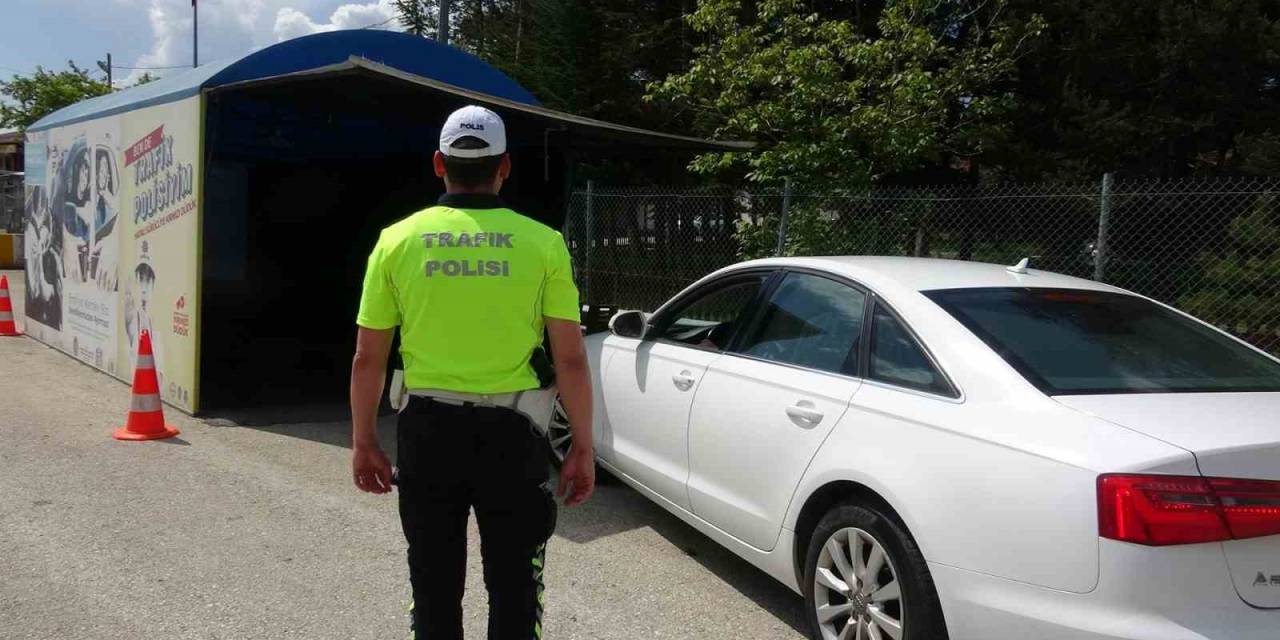 Bolu’da Dikkat Çeken Polis Uygulaması: Yaşam Tüneli Oluşturuldu