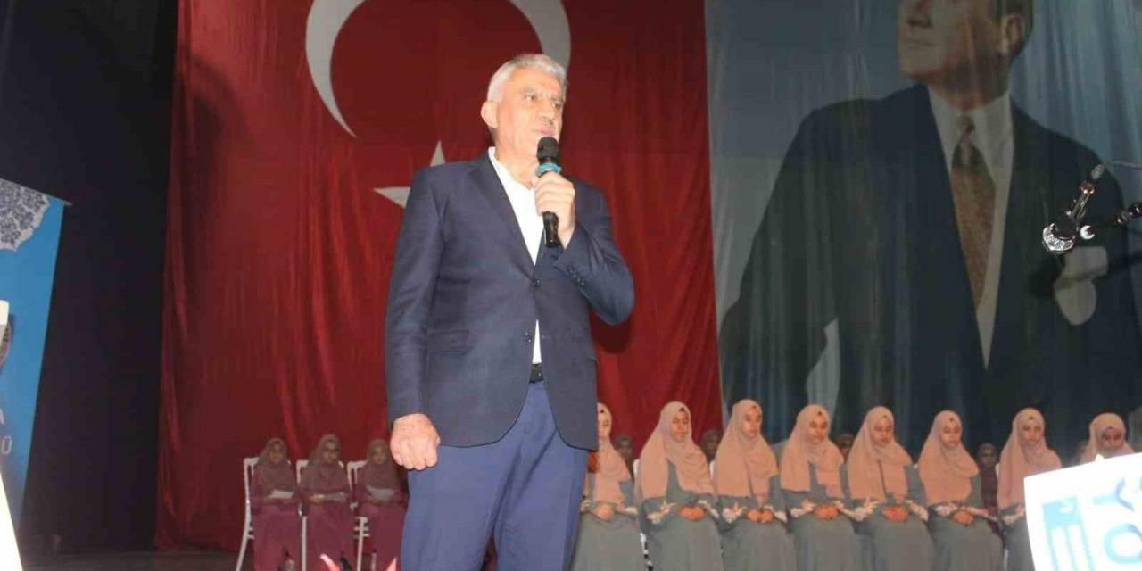 Hafızlık Taç Giyme Töreni Gerçekleşti