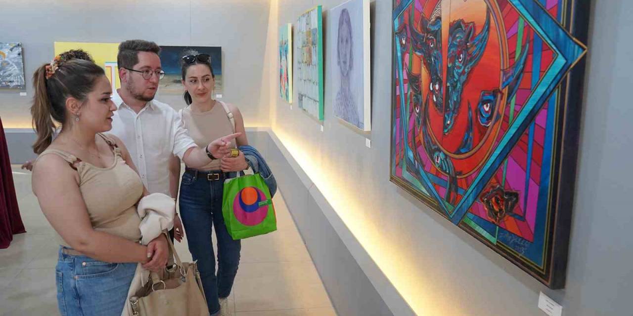 Sanatçılar Eserlerini Eskişehir’e Armağan Etti