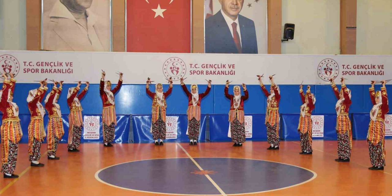 Nevşehir’de Yapılan Halk Oyunları Turnuvası Sona Erdi