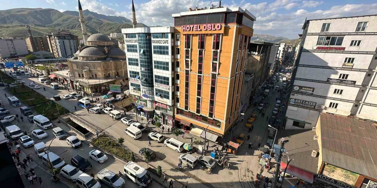 Yüksekova’nın İl Olması Vatandaşları Sevince Boğdu