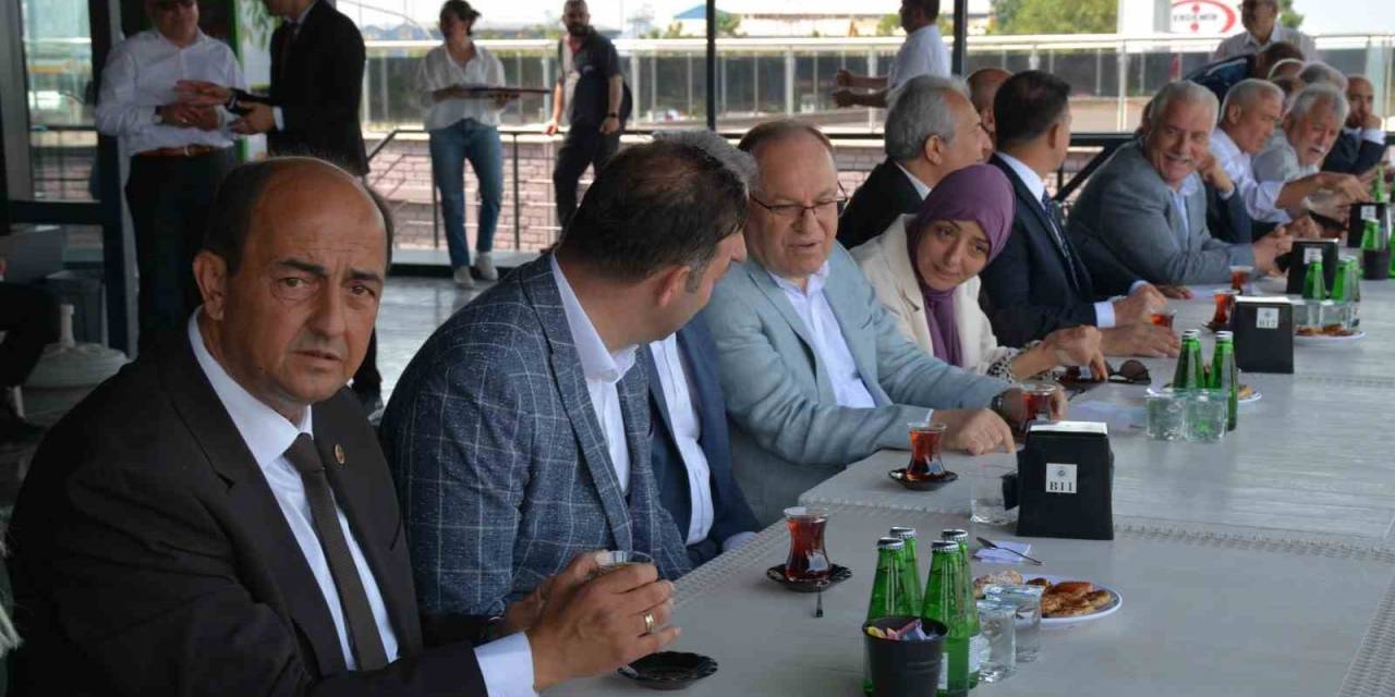 Tezcan Köseoğlu Cumhuriyet Kupası İçin Kürek Çektiler