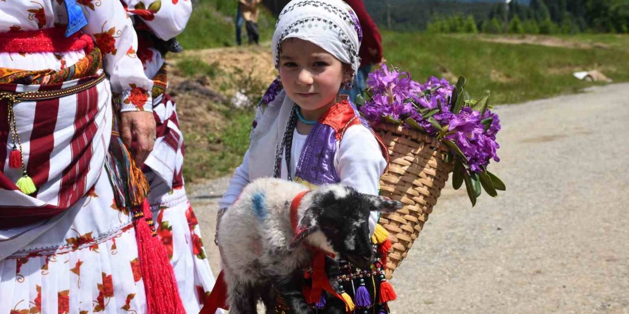 116 Yıldır Devam Eden Gelenek: Gelin Gibi Süslenen Hayvanları İle Göçe Başladılar