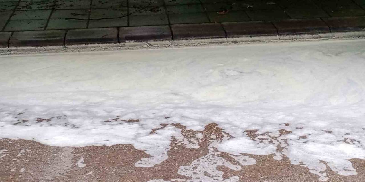 Eskişehir’de Yolları Su Bastı, Sürücüler Zor Anlar Yaşadı