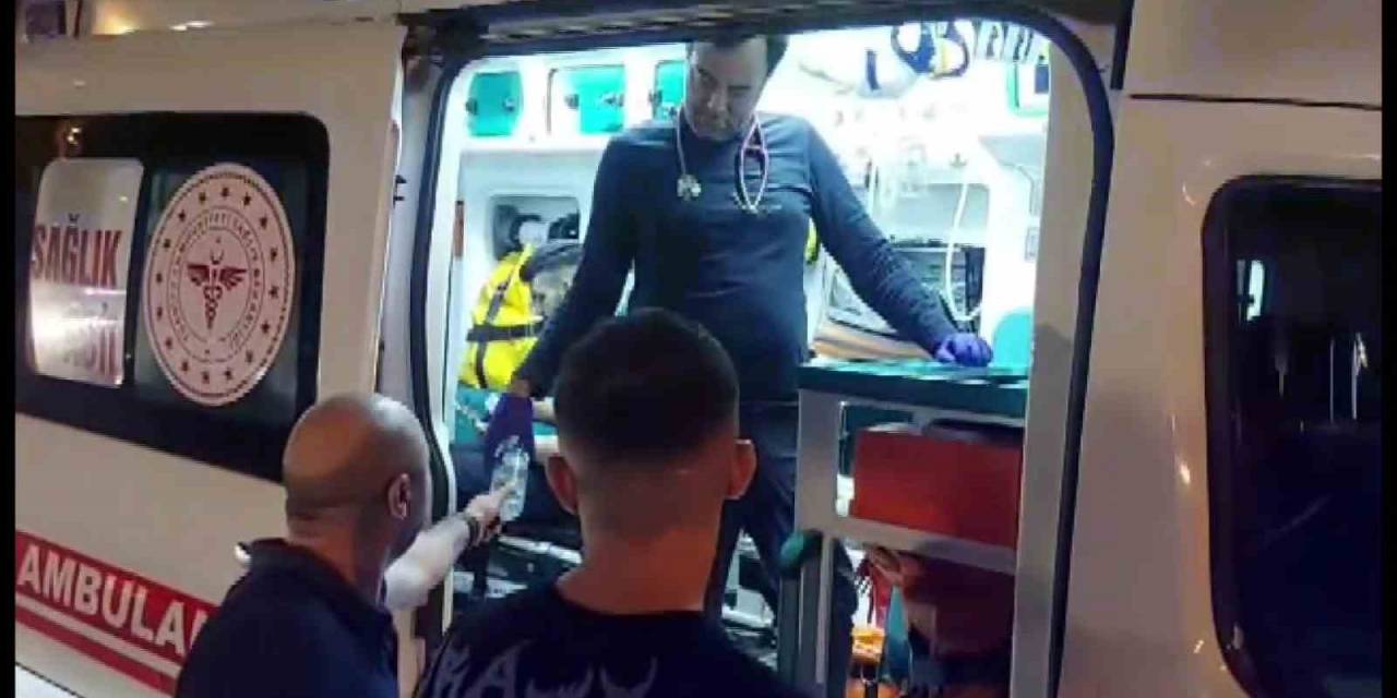 Kadıköy’de Bir Mekanda Çalışan Ve Müşterinin Kavgasında Kan Aktı: 2 Yaralı, 5 Gözaltı