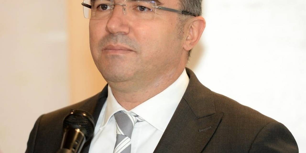 Vali Memiş; Babalık Yeri Doldurulamayacak Bir Değerdir