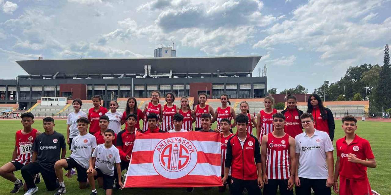 Antalyaspor Atletleri Fırtına Gibi Esti