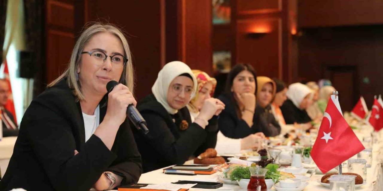 Ak Parti’li Çankırı’dan İzmir Barosu’na "onur Haftası" Tepkisi