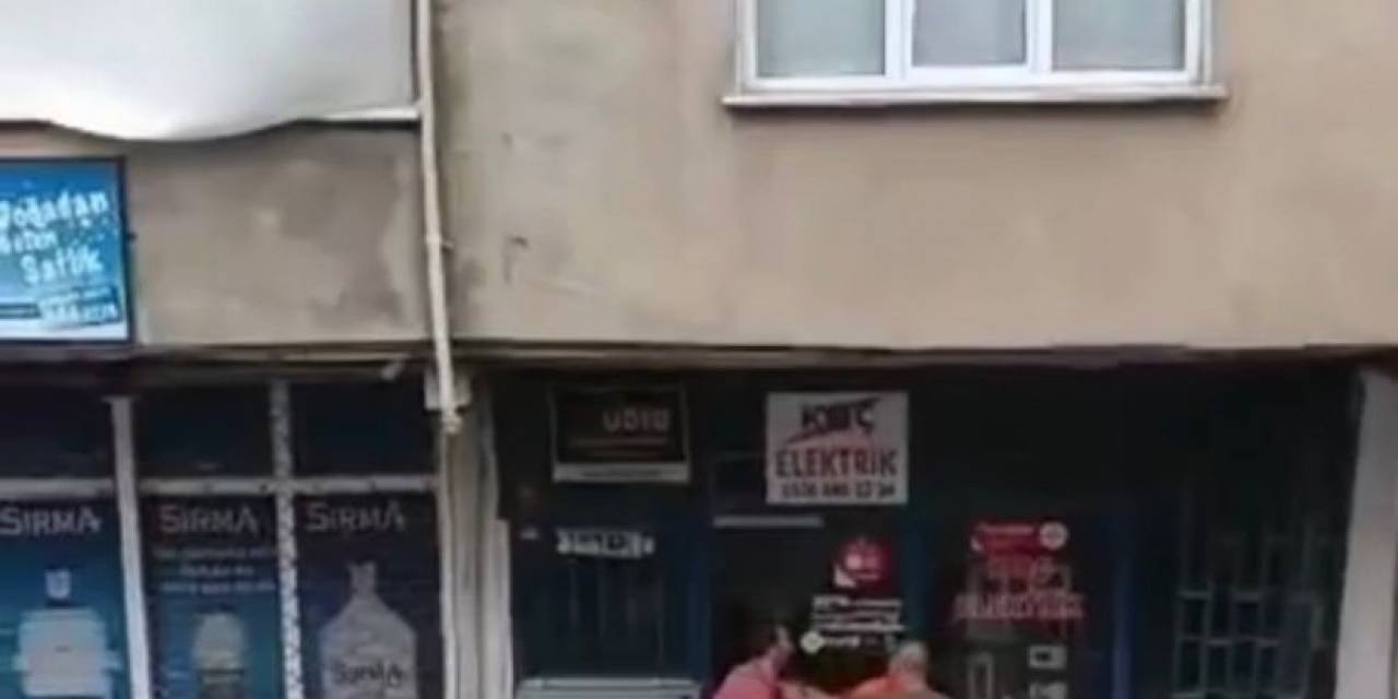 Pendik’te Suçüstü Yakalanan Hırsıza Esnaftan Meydan Dayağı