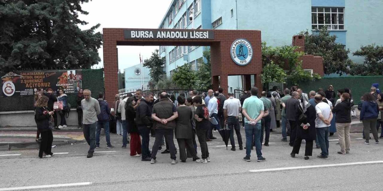 Bursa’da Yks’nin İkinci Oturumu Gerçekleştirildi