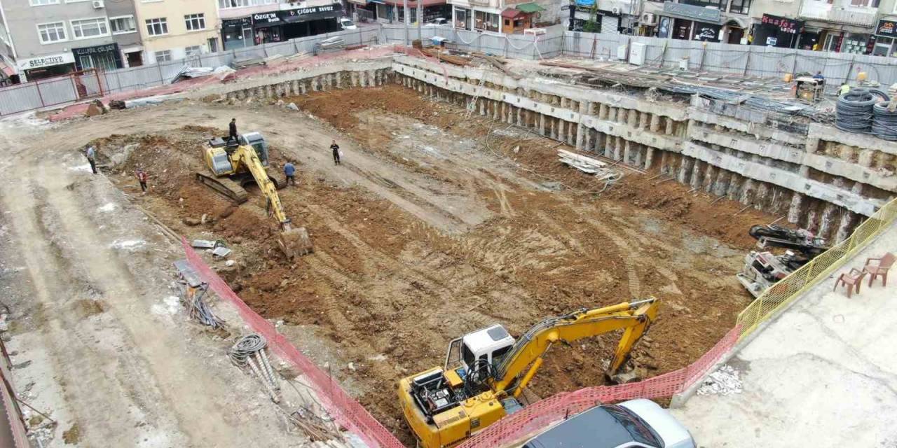 Başkan Demir: “ilkadım’da İnşaatı Devam Eden İki Proje İle Otopark Sorununa Neşter Vuracağız”