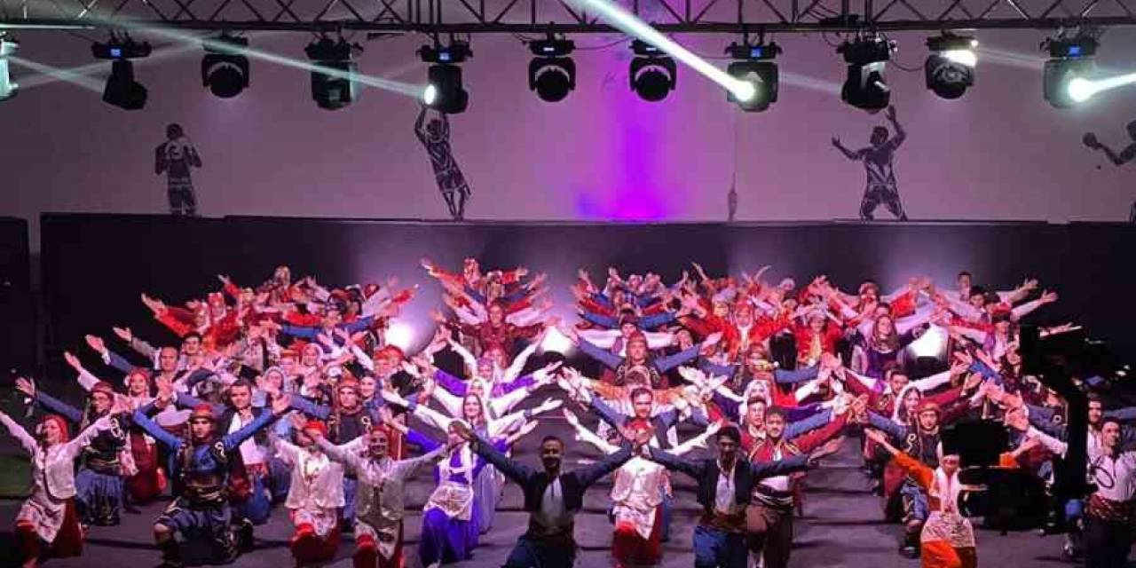 Afyonkarahisar Bolvadin’de Halk Dansları Gecesi