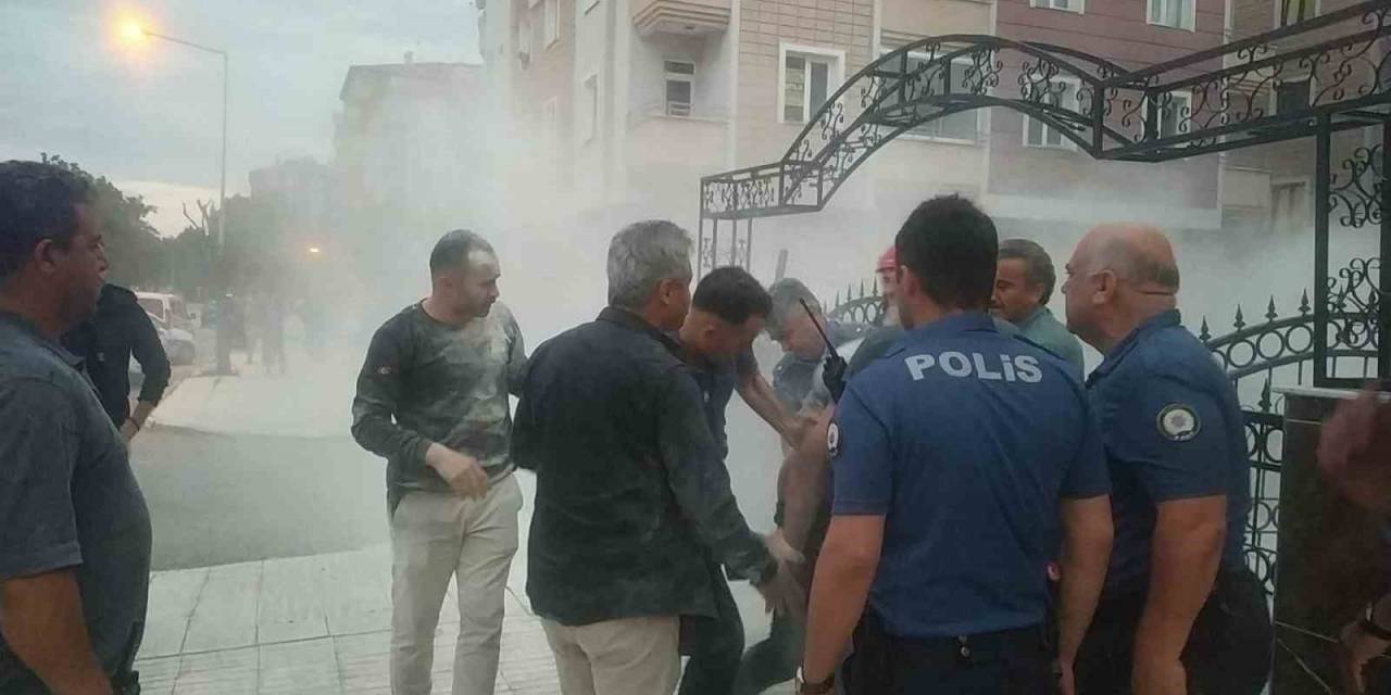 Kendini Yakmaya Çalışan Şahsı Polis Böyle Kurtardı
