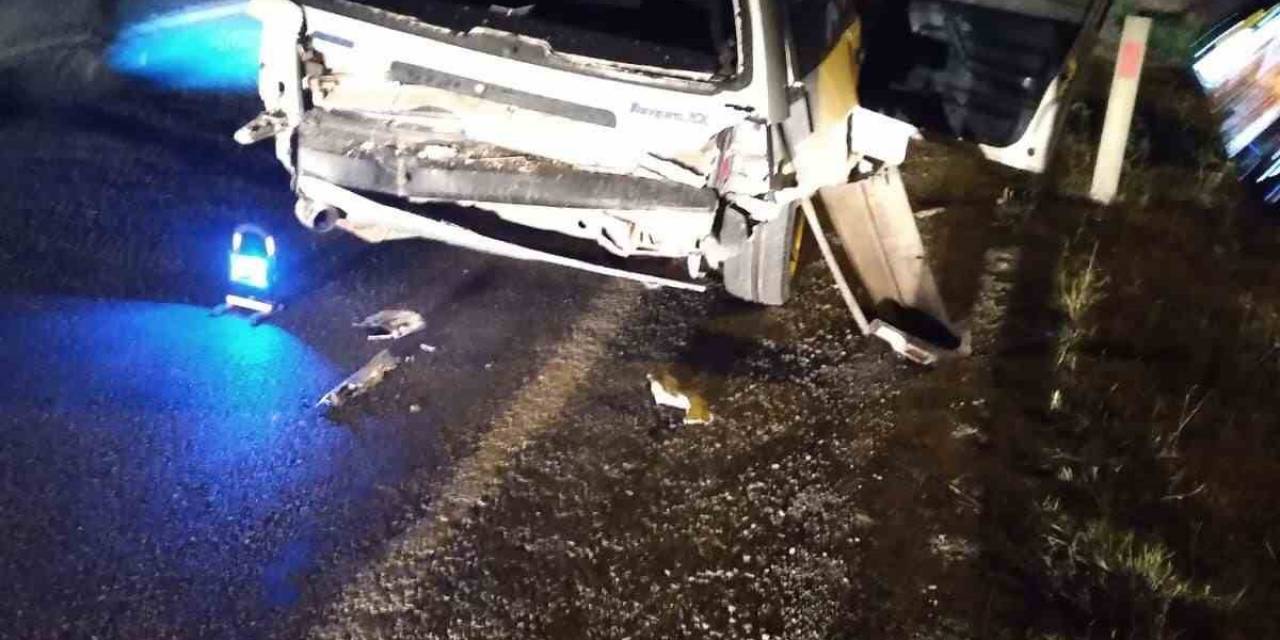 Düğün Dönüşü Kaza Yaptılar: 4 Yaralı