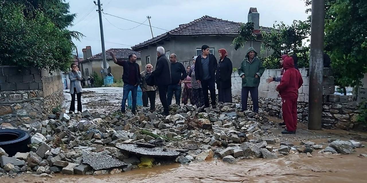 Sel Baskınları Pamukkale’nin 4 Mahallesinde Hasara Yol Açtı