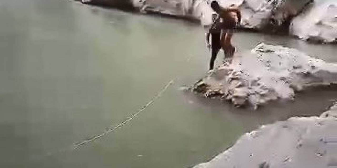Bir Kişinin Boğulduğu Olayda Bir Kişi De Halatla Sudan Çıkarıldı