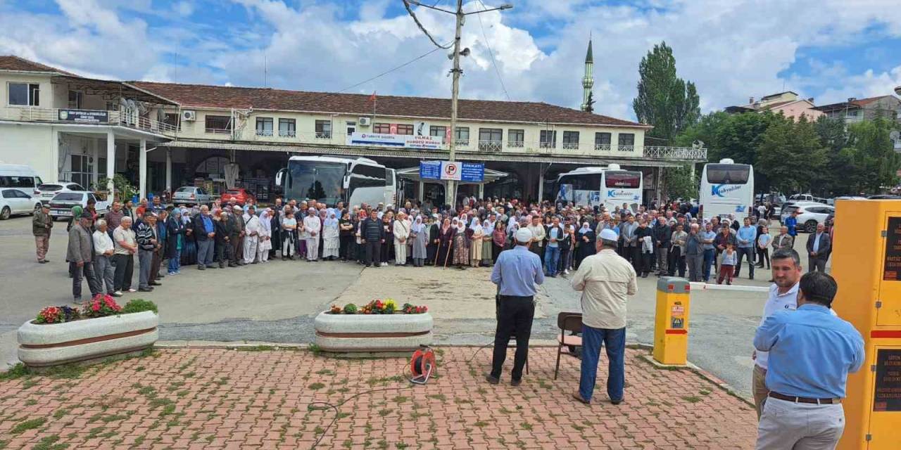Simav’da 17 Hacı Adayı Kutsal Topraklara Uğurlandı