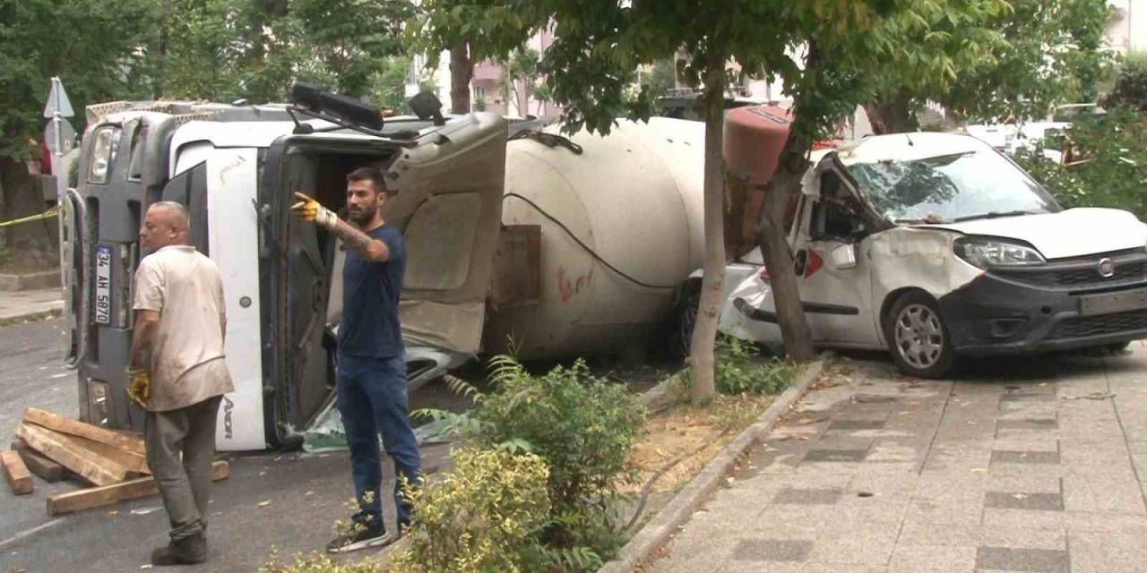 Kadıköy’de Beton Mikseri Felaketi: 4 Araç Ezildi, 1 Kişi Yaralı