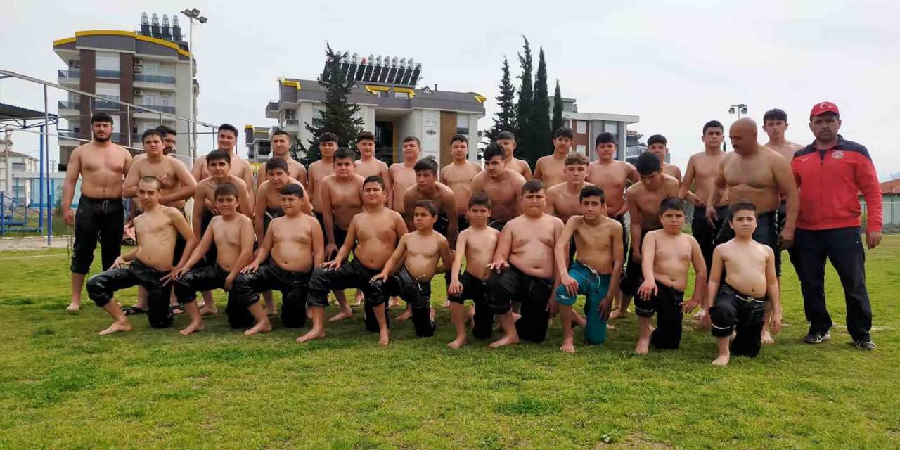 Döşemealtı’nın Madalya Avcıları Hem Yağlı Hem De Minder Güreşlerinde Başarıdan Başarıya Koşuyor