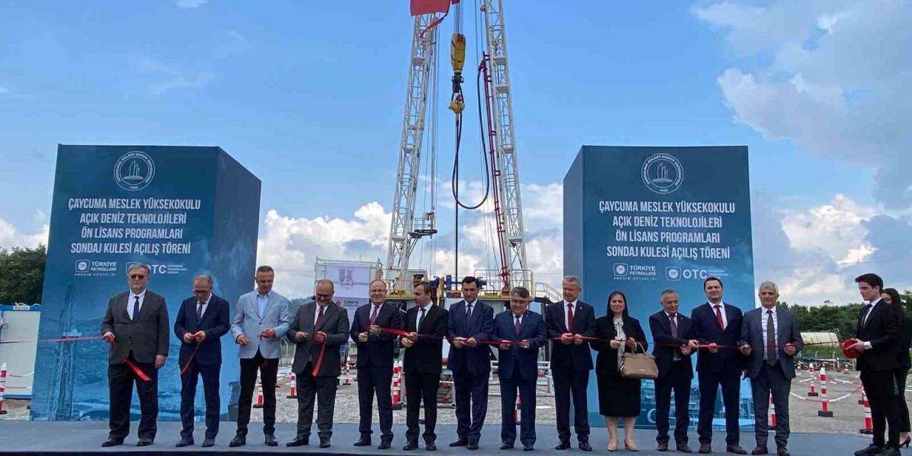 55 Metrelik Sondaj Kulesinde Uygulamalı Derslerle Teknisyenler Yetiştirilecek