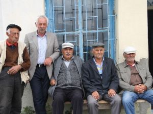 Yalçın Topçu’nun Köyünde Sevinç