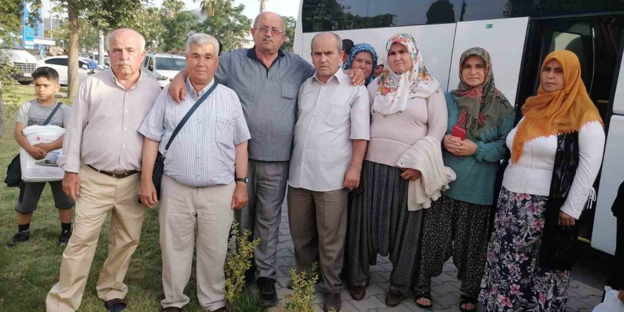 Hacı Adayları Dualarla Uğurlandı