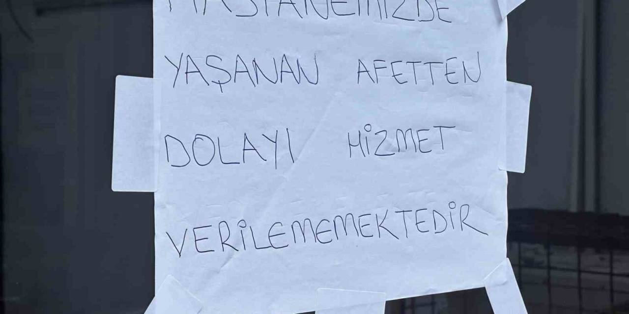 Akhisar’da Devlet Hastanesi Sel Felaketinin Ardından Hizmet Veremiyor