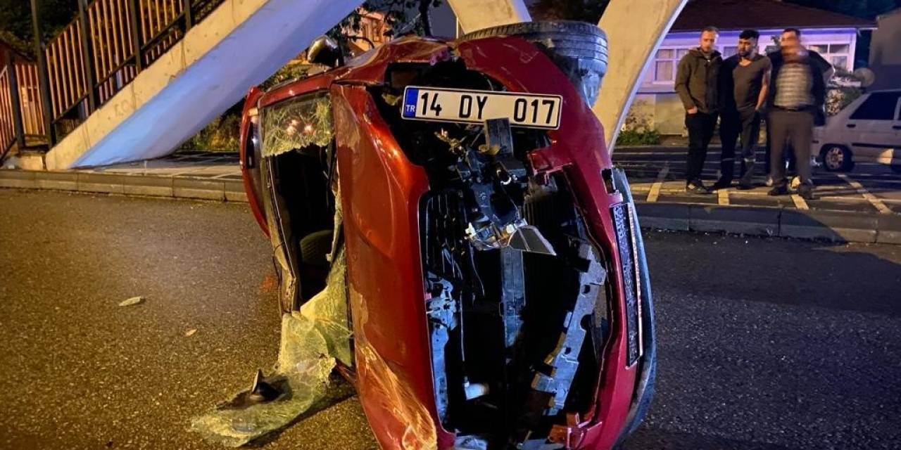 Hurdaya Dönen Otomobilin İçinden Çıkarak Olay Yerinden Kaçtı