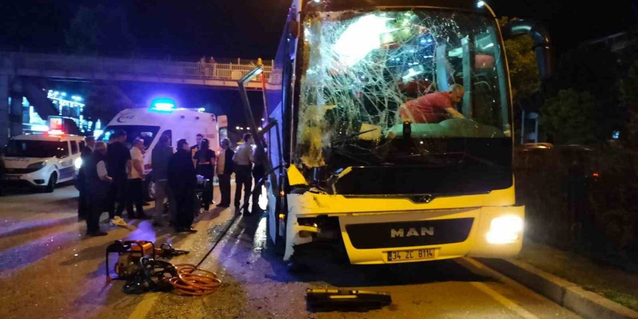 Amasya’da Yolcu Otobüsü Tıra Çarptı: 5 Yaralı