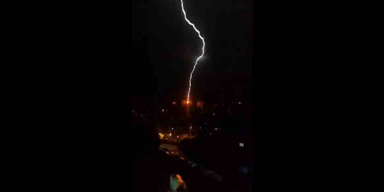 Kdz. Ereğli’de Şimşekler Geceyi Aydınlattı