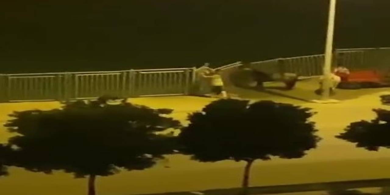Hırsızlar Şehrin Göbeğinde Sulama Kanalının Korkuluklarını Böyle Çaldılar
