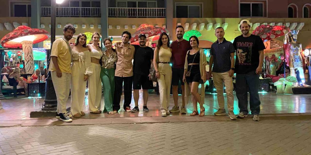 Türk Oyuncular Kızıldeniz’de Tatil Keyfi Yaptı