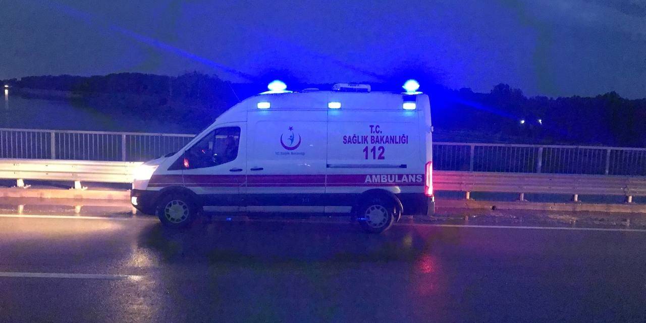 Otomobile Çarpan Motosiklet Sürücüsü Yaralandı