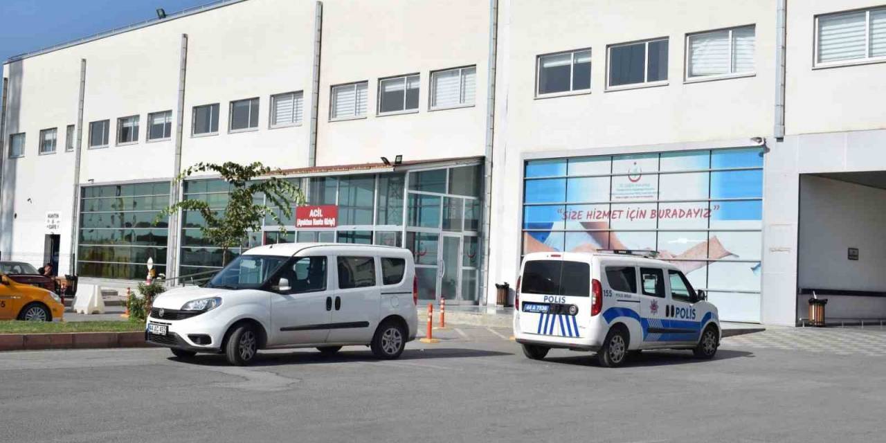 Kontrolden Çıkan Motosiklet Kaza Yaptı: 2 Yaralı
