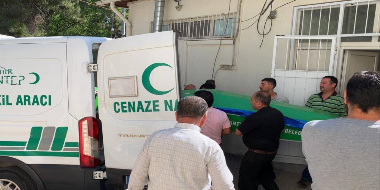 Kazada Ölen 3 Kişinin Cenazesi Ailelerine Teslim Edildi