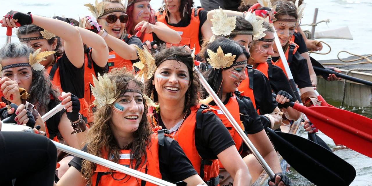 Küçükçekmece Gölü’nde Dragon Bot Festivali Heyecanı Yaşandı