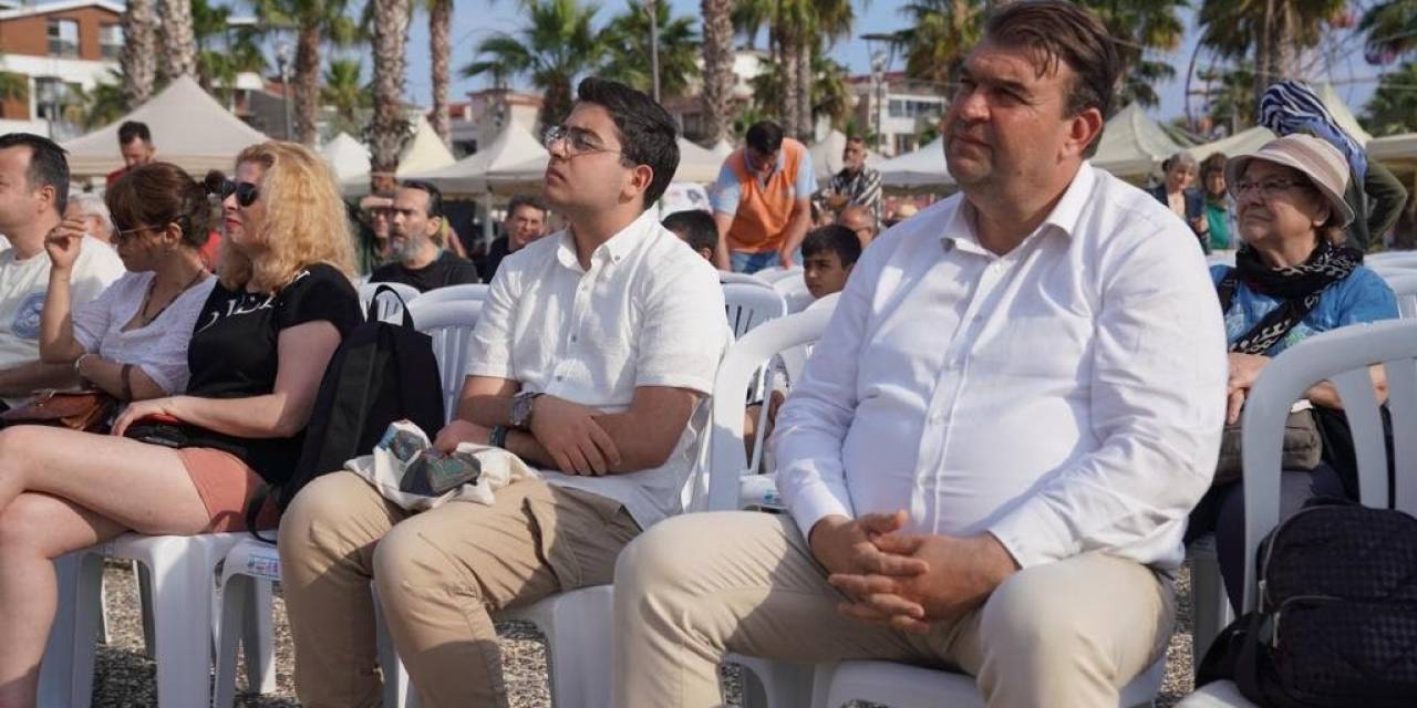 Onlarca Yazar Ve Binlerce Kitap Seferihisarlılarla Buluştu